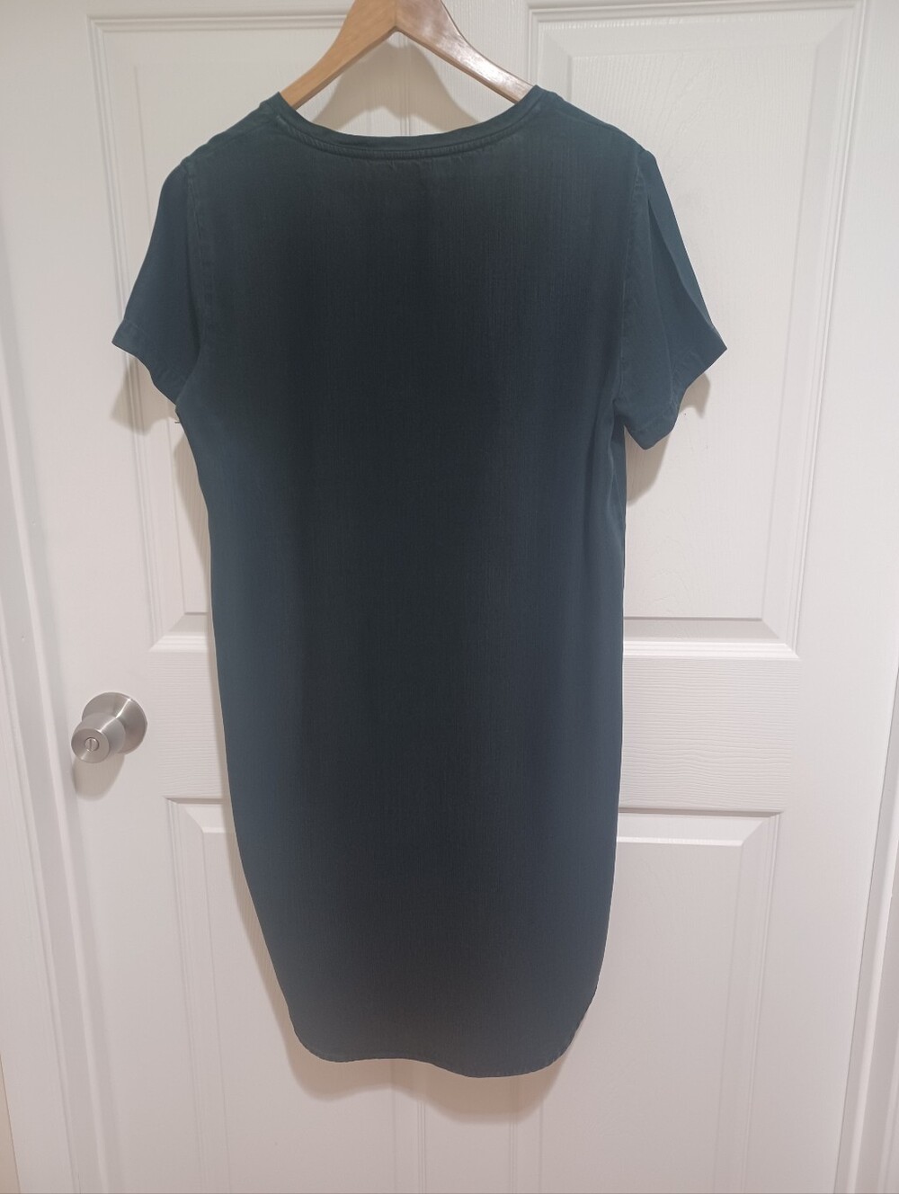 V-Neck Short Sleeve Shift Dress in Navy Blue - Picture 4 of 8